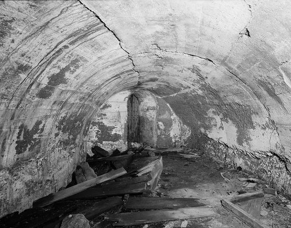 Battery Duane Magazine Interior