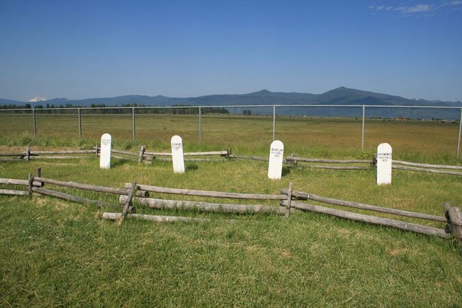 Fort Klamath Indian Graves